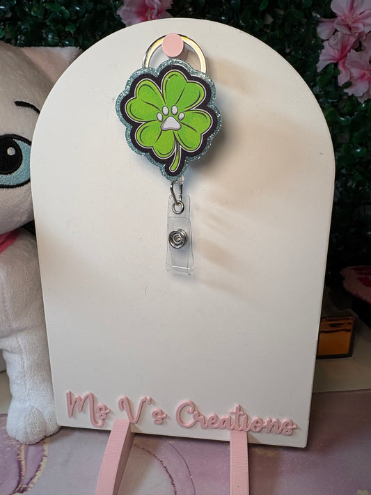 St Patty Day Clove w/ Paw
